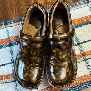 Born Concept Clog Shoes